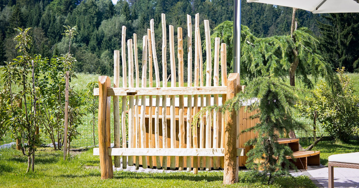 Sichtschutz im Garten: Hecken, Zäune und kreative Lösungen für mehr Privatsphäre